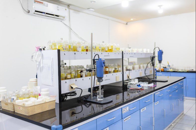 Fasilitas Produksi yang Wajib Dimiliki Pabrik Kosmetik Profesional