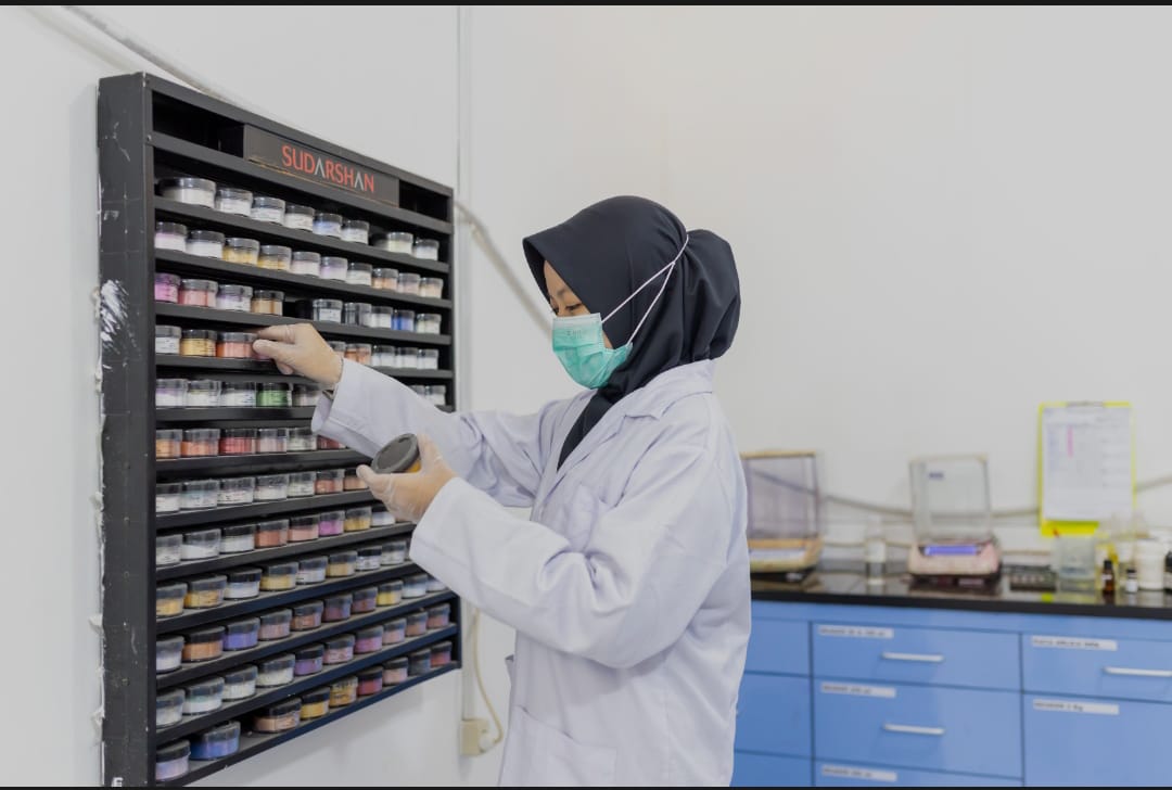 Bagaimana Pabrik Maklon Membantu UKM Hemat Biaya Produksi