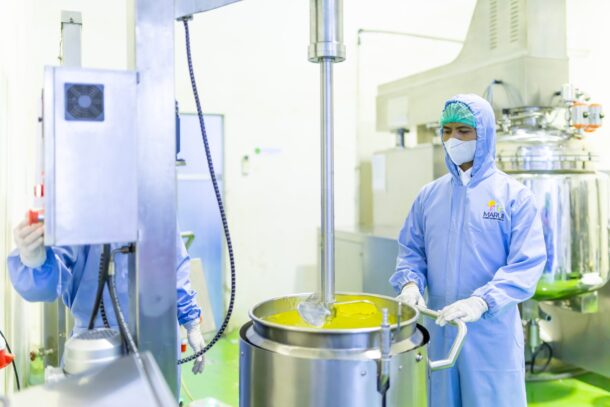 Toll Manufacturing dan Efisiensi Biaya Produksi Kosmetik Maklon