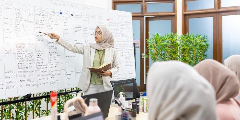 Bagaimana Pabrik Kosmetik Menentukan Formula Produk Unggulan