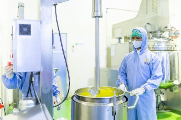 Bagaimana Pabrik Kosmetik Menyesuaikan Produksi untuk Brand Kecil