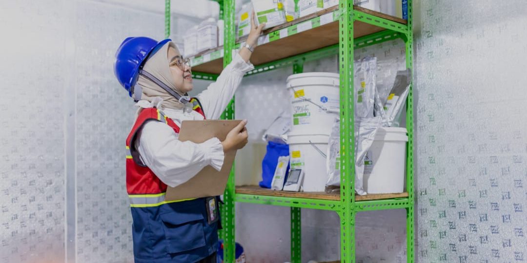 WhatsApp Image 2025-09-12 at 09.11.35 (1) Mengapa Pabrik Maklon Jadi Solusi UKM yang Ingin Berkembang