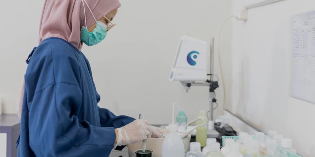 WhatsApp Image 2025-09-12 at 09.11.38 Mengapa Pabrik Maklon Cocok untuk UKM dengan Modal Terbatas