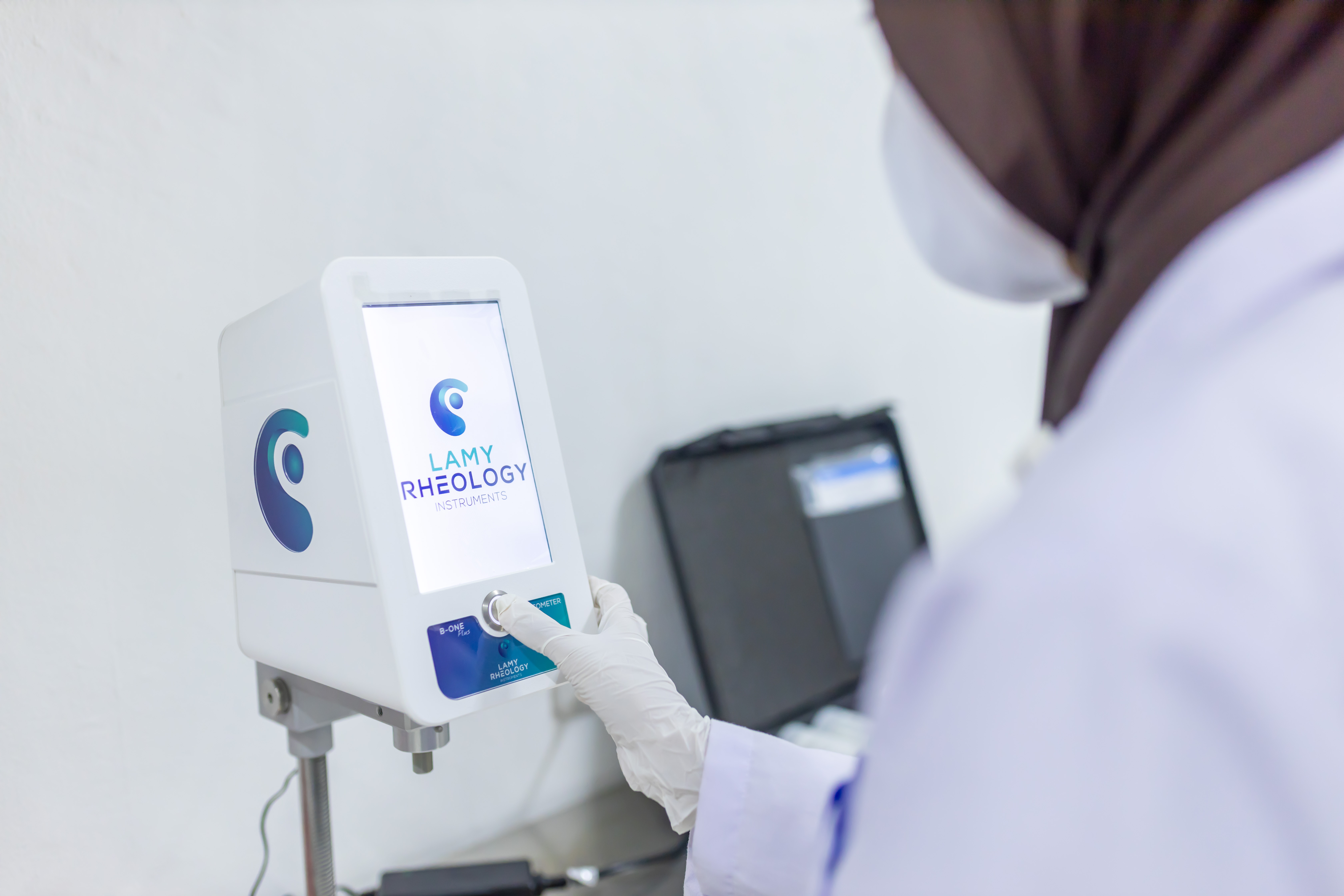 Keuntungan Mengembangkan Brand Skincare Melalui Jasa Maklon