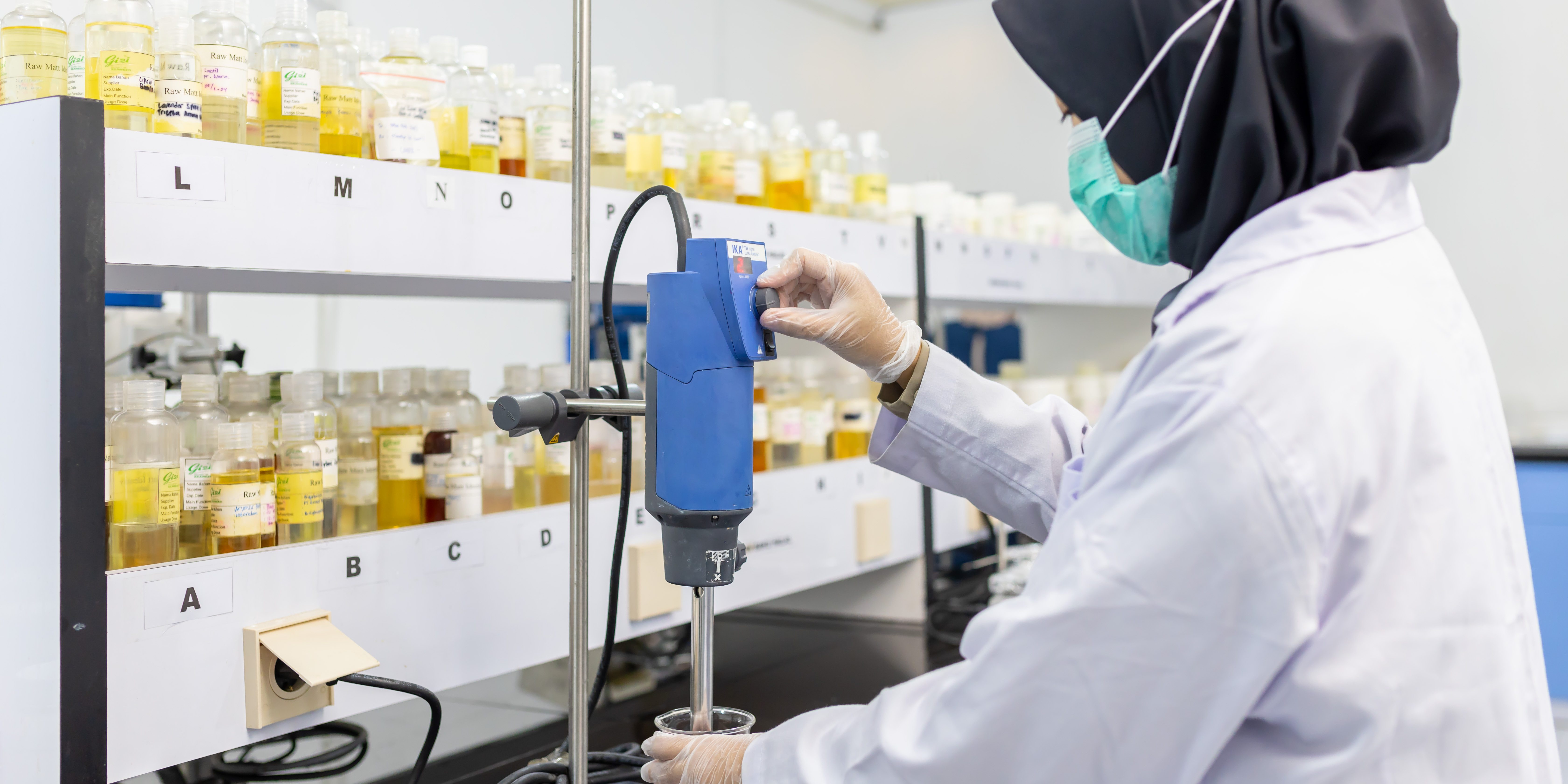 Pabrik Maklon Skincare dengan Sertifikasi Halal MUI dan ISO