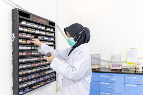 0A5A4383 Produksi Skincare Aman dan Berkualitas dengan Maklon Berizin BPOM