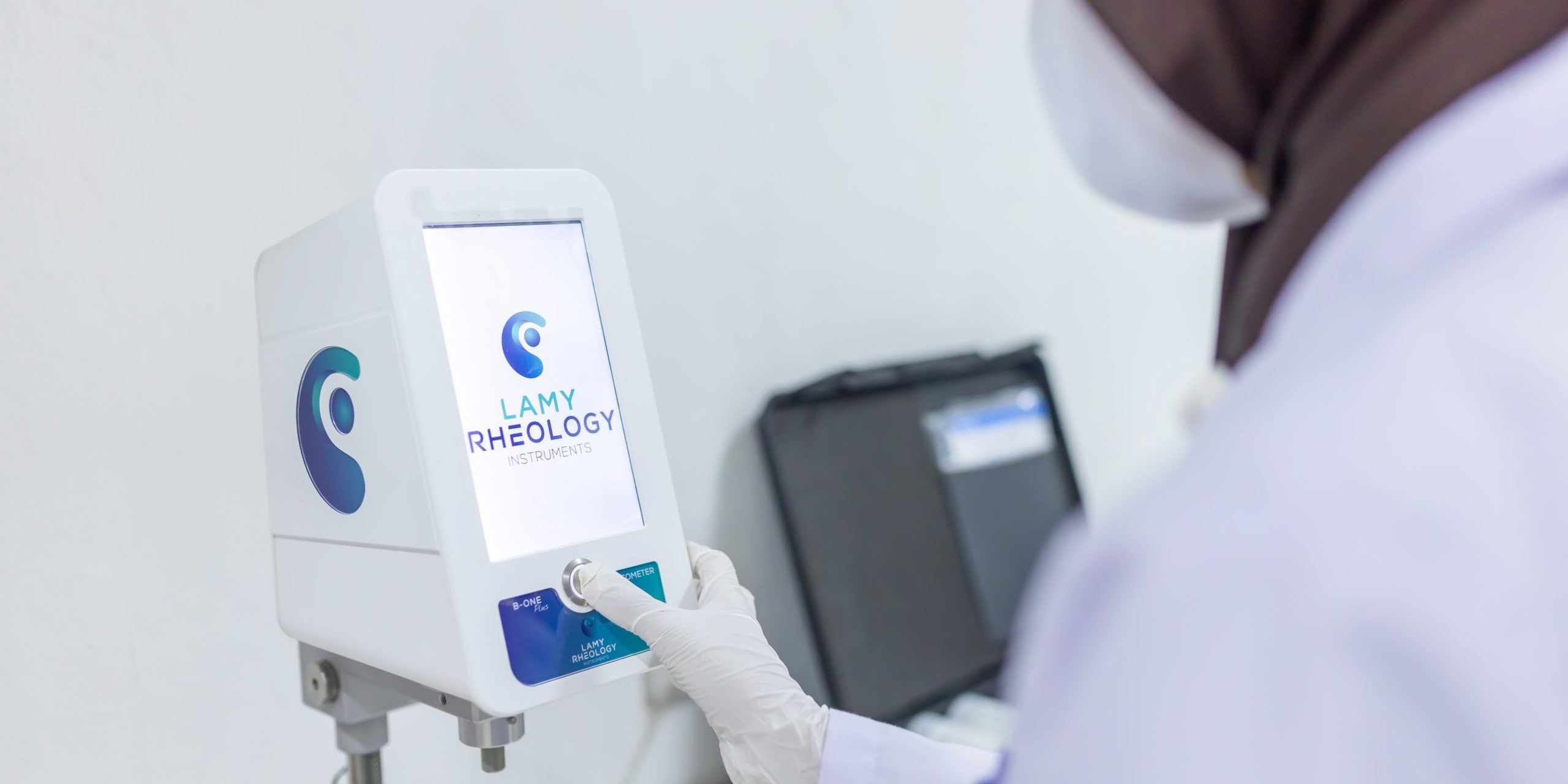 Mengenal Pabrik Kosmetik Proses Produksi Skincare dari Nol